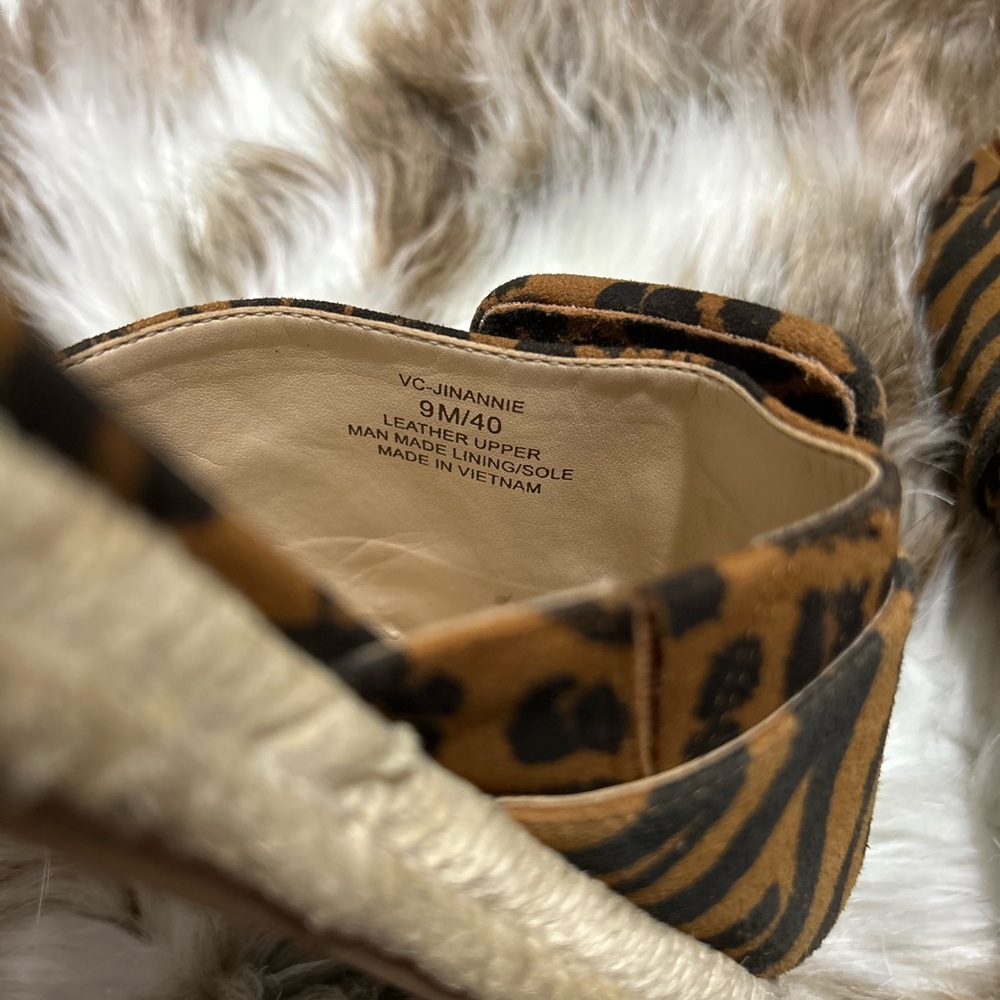 VINCE CAMUTO - Picture 5 of 5
